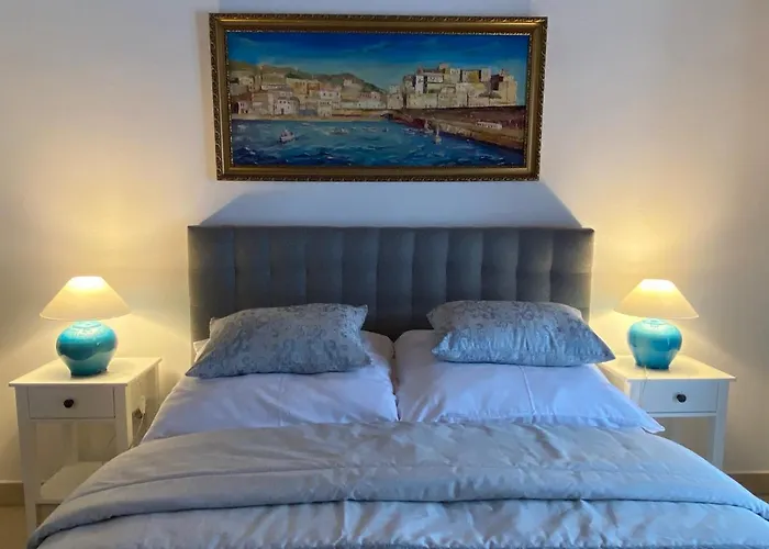 Willa Flora Lavenda Zalahaláp