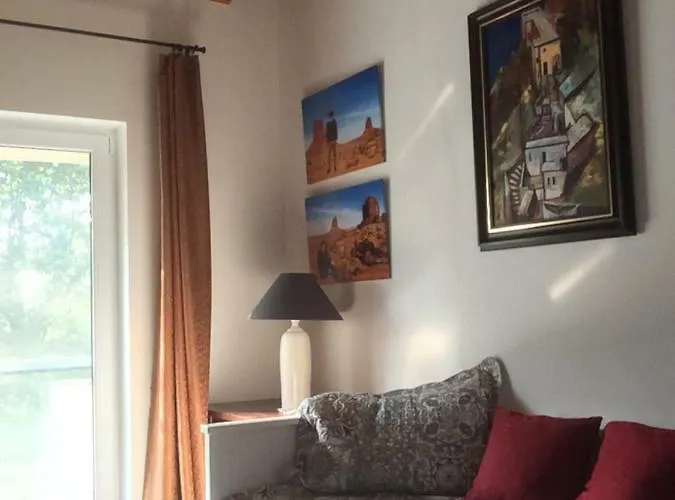 Flora Lavenda Willa *