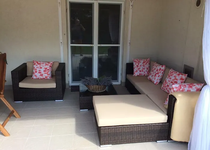 Flora Lavenda Villa Zalahalap